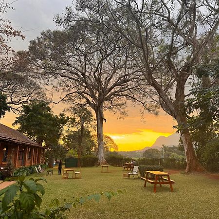 Africawildtruck Eco Camp & Lodge Mulanje Esterno foto